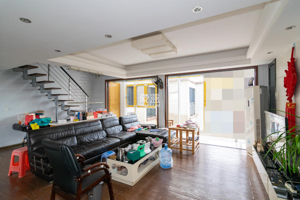 珠江东方明珠（新地东方明珠）三期  4室2厅1卫    129.0万