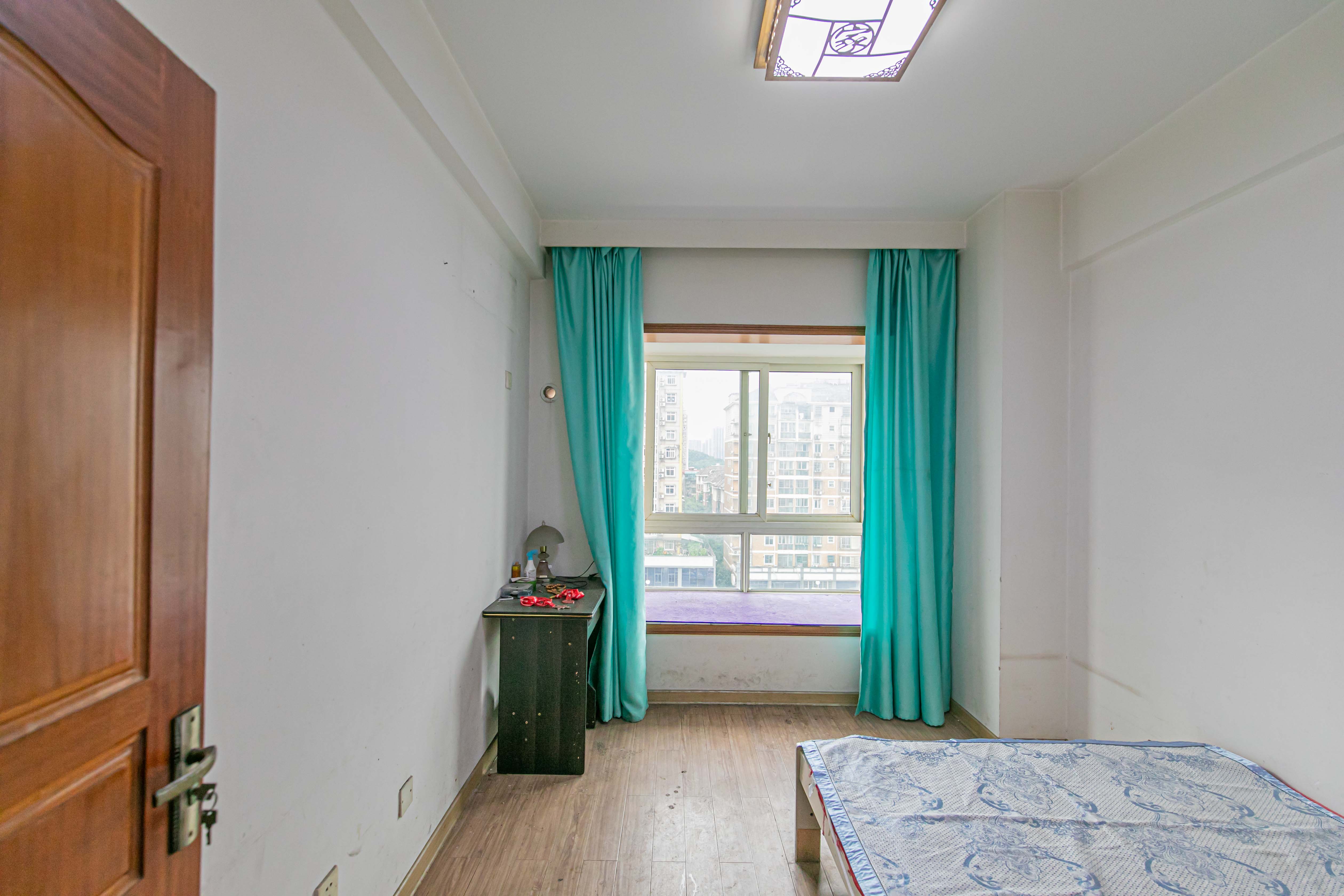 开源鑫阁 4室2厅2卫 95.5万 开源鑫阁 4室2厅2卫 95.5万卧室