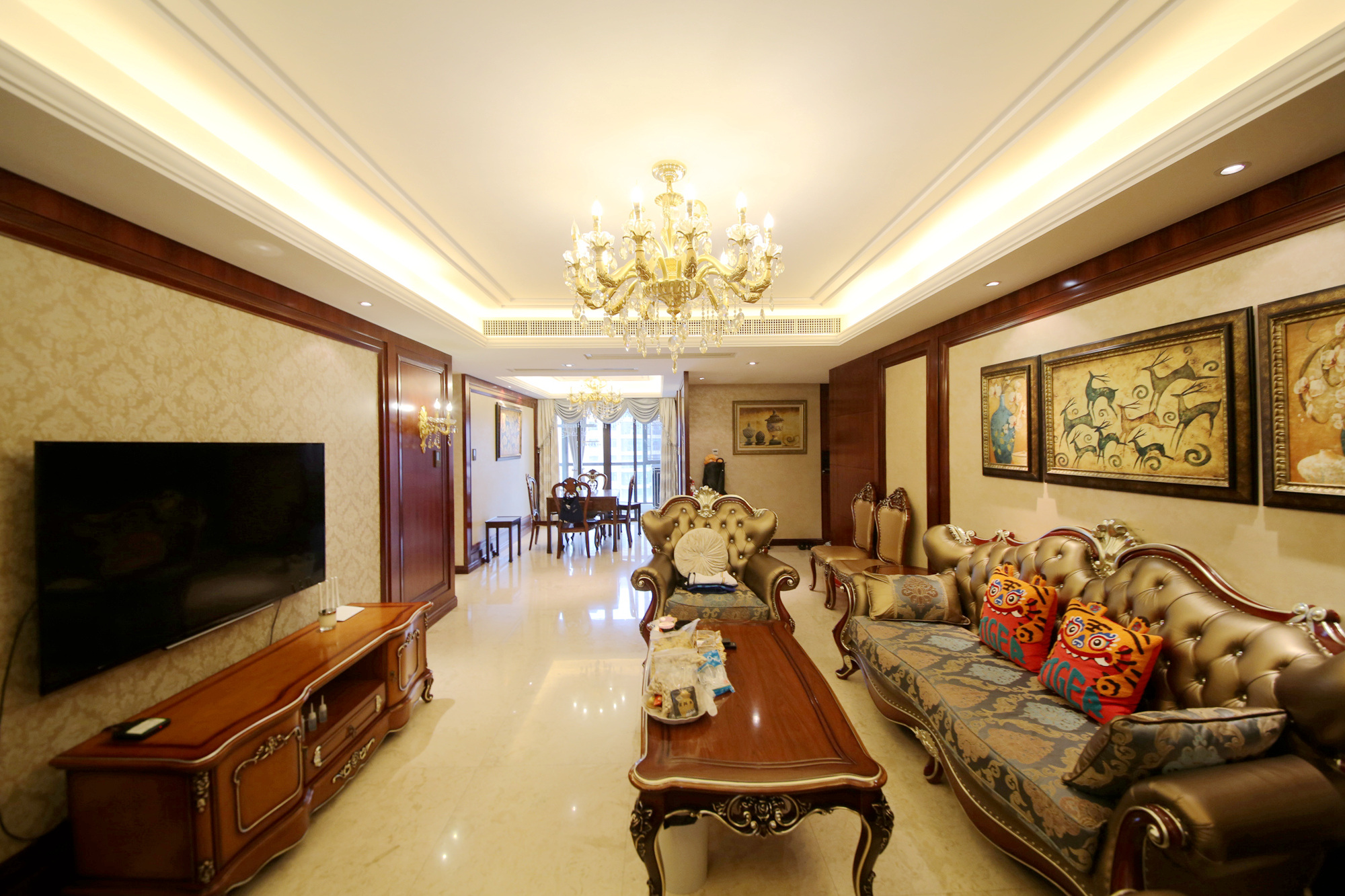 运达中央广场一、二期  3室2厅2卫    370.0万客厅