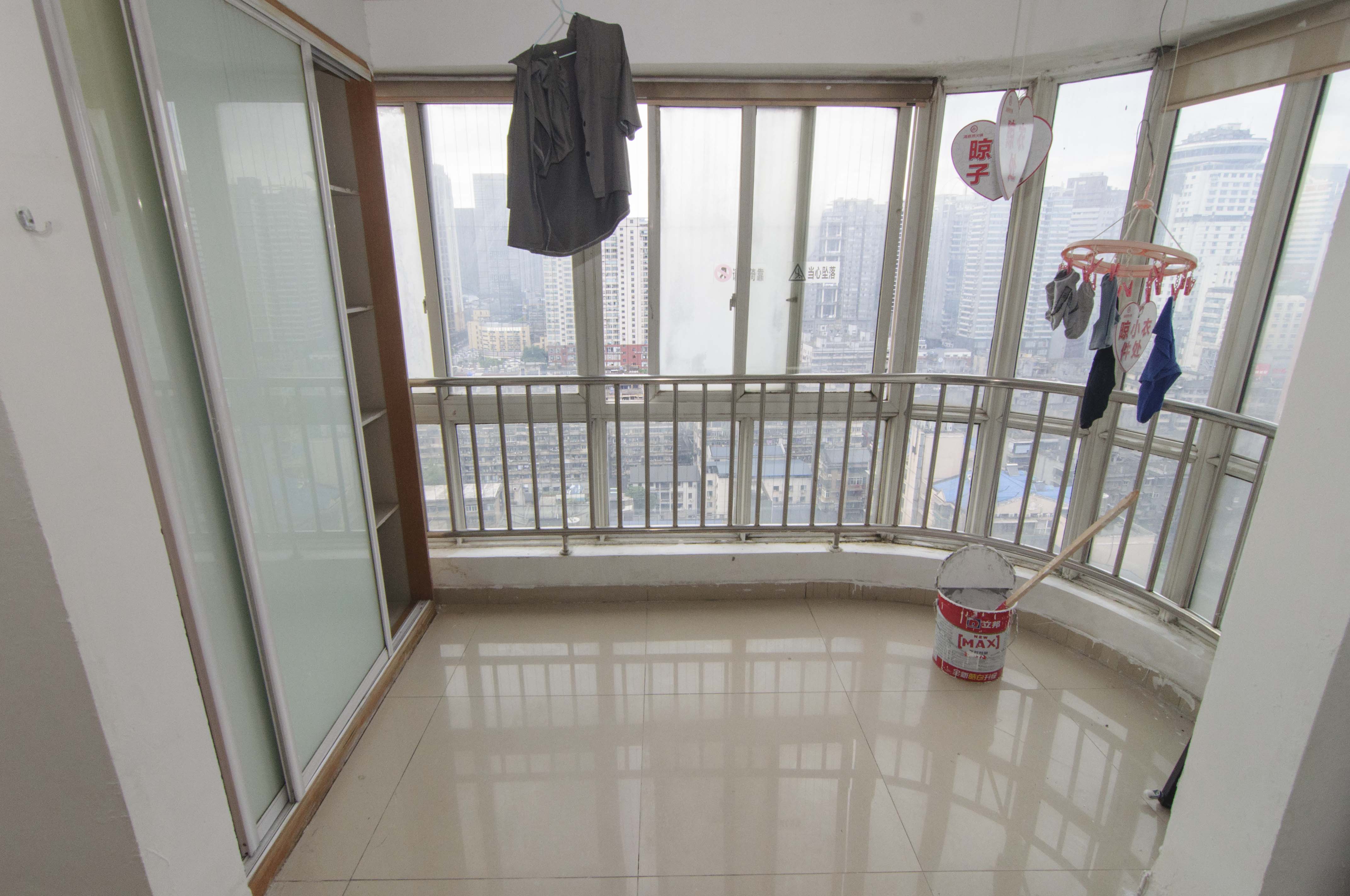 三王丽都  2室2厅1卫    155.0万阳台