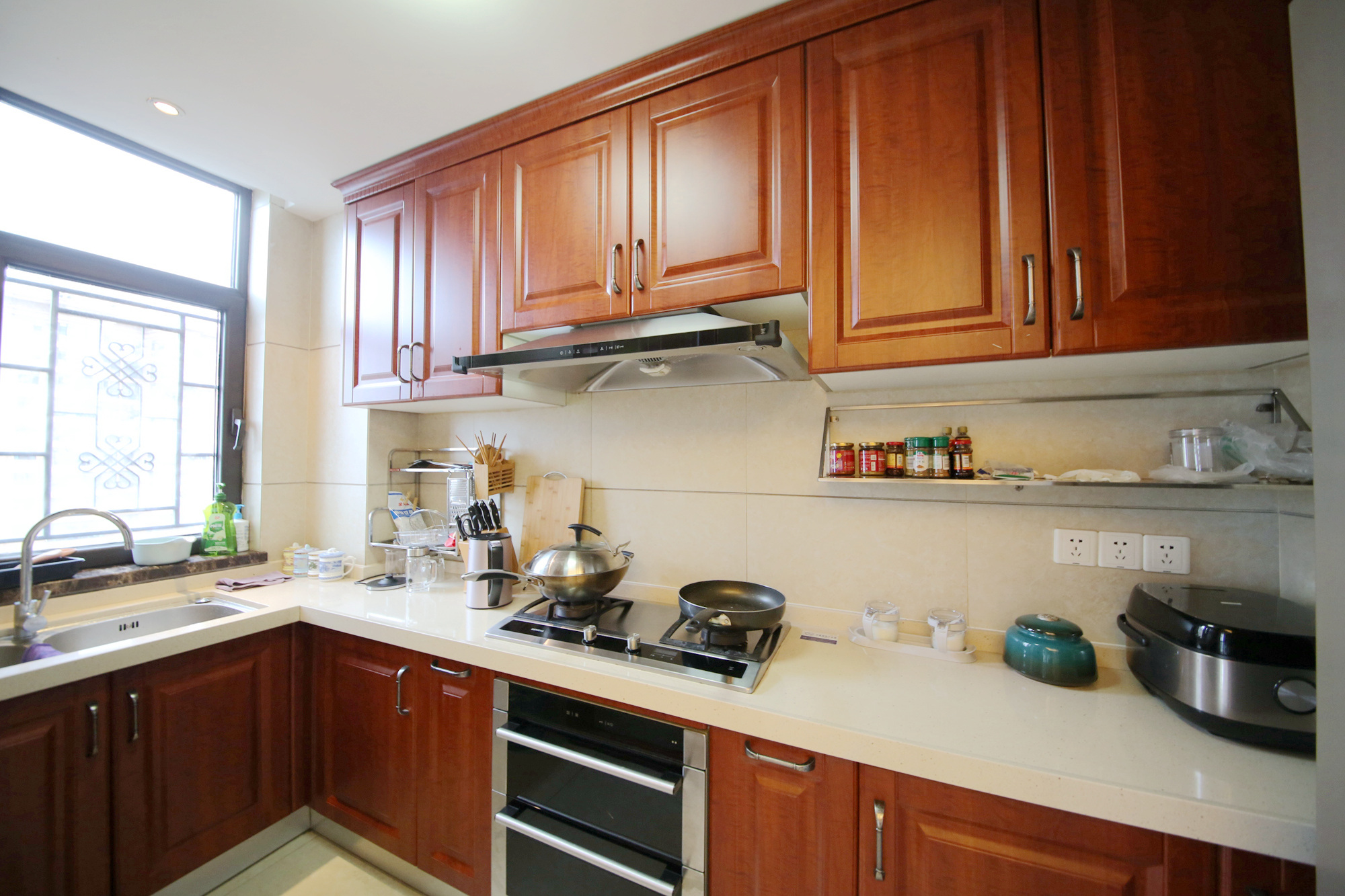 运达中央广场一、二期  3室2厅2卫    370.0万厨房