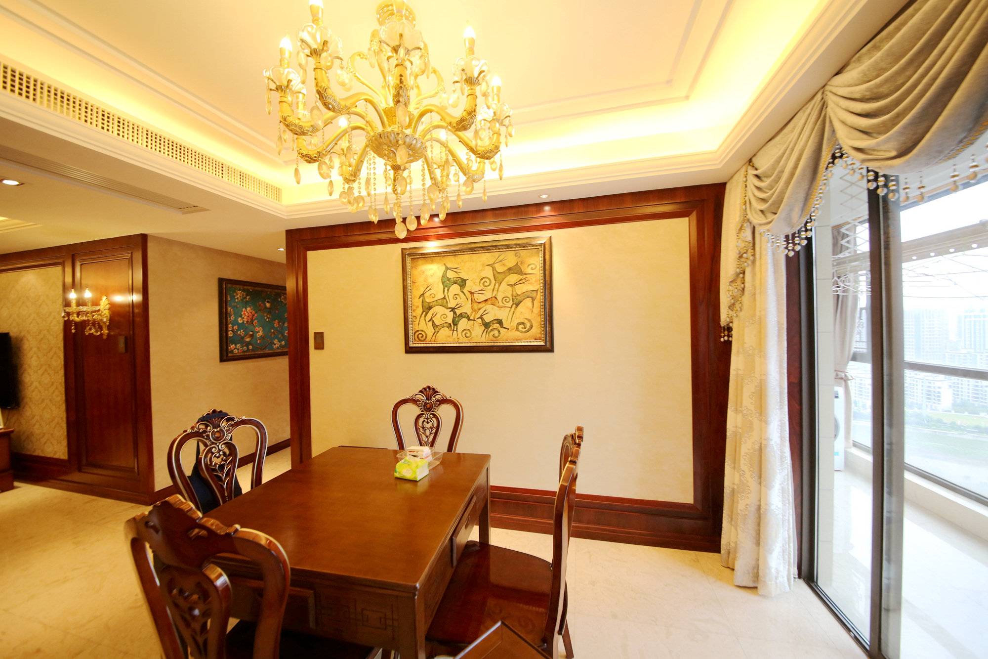 运达中央广场一、二期  3室2厅2卫    370.0万客厅