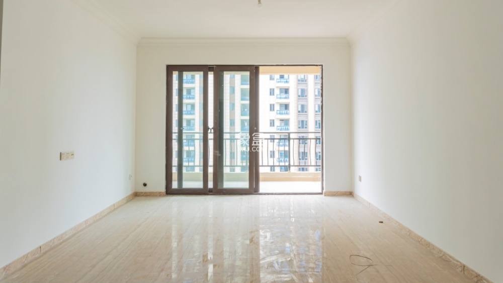 东城首府  3室2厅2卫    83.8万