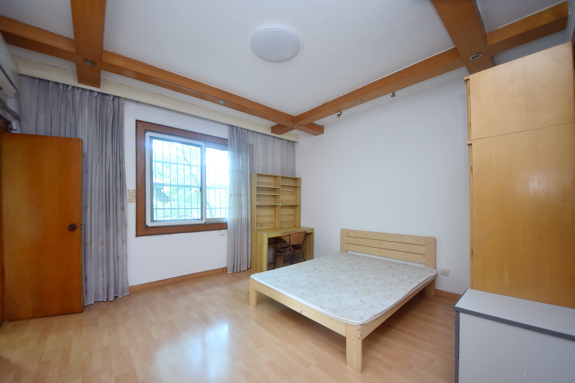 东塘电力院  3室2厅1卫   92.00万卧室
