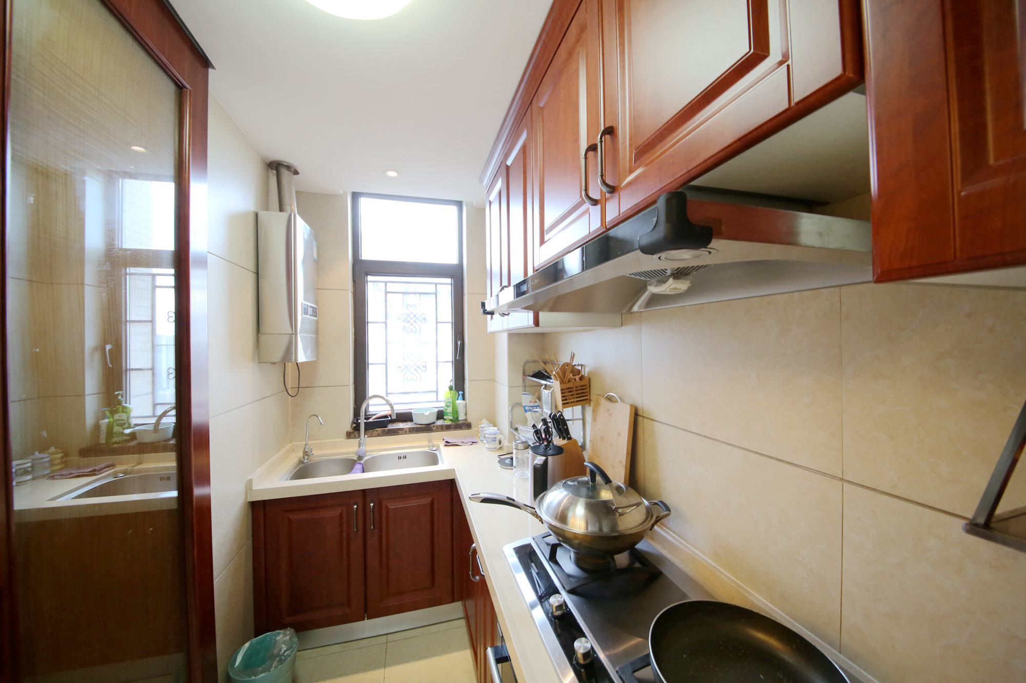 运达中央广场一、二期  3室2厅2卫    370.0万厨房