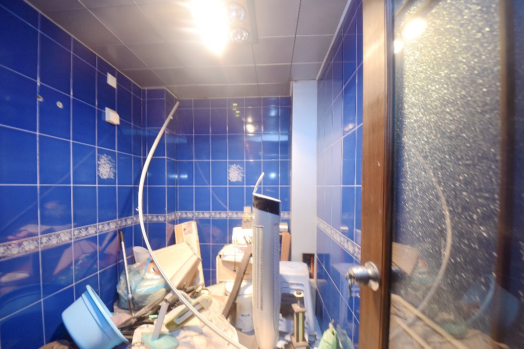 新华园  3室2厅1卫    50.0万卫生间