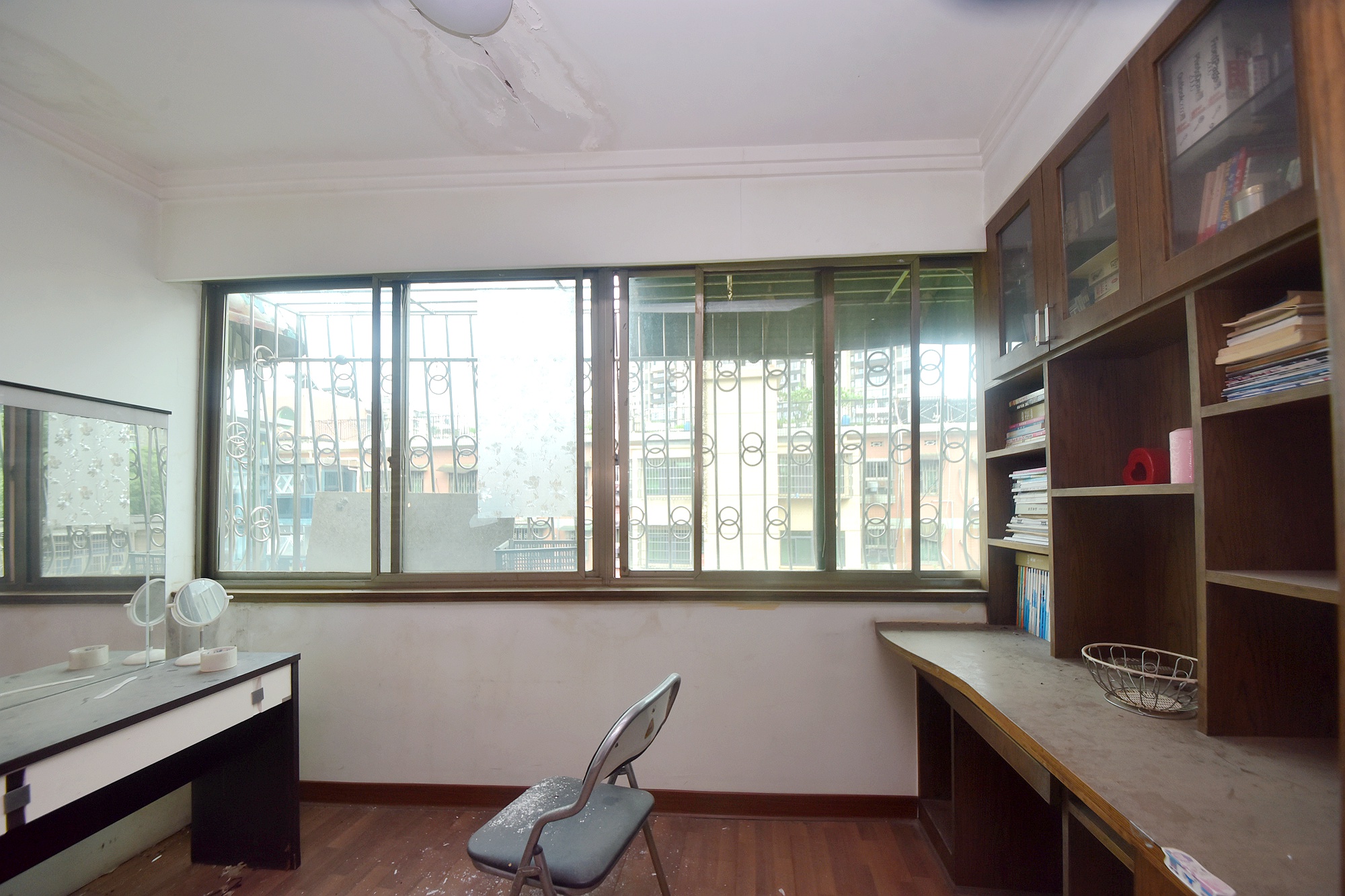 新华园  3室2厅1卫    50.0万阳台