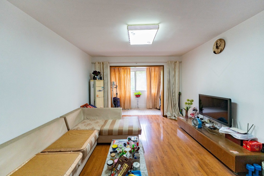 嘉盛华庭(一期、二期、三期) 2室2厅1卫 88.8万 嘉盛华庭(一期、二期、三期) 2室2厅1卫 88.8万客厅