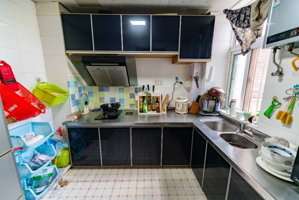 嘉盛华庭(一期、二期、三期) 2室2厅1卫 88.8万 嘉盛华庭(一期、二期、三期) 2室2厅1卫 88.8万厨房