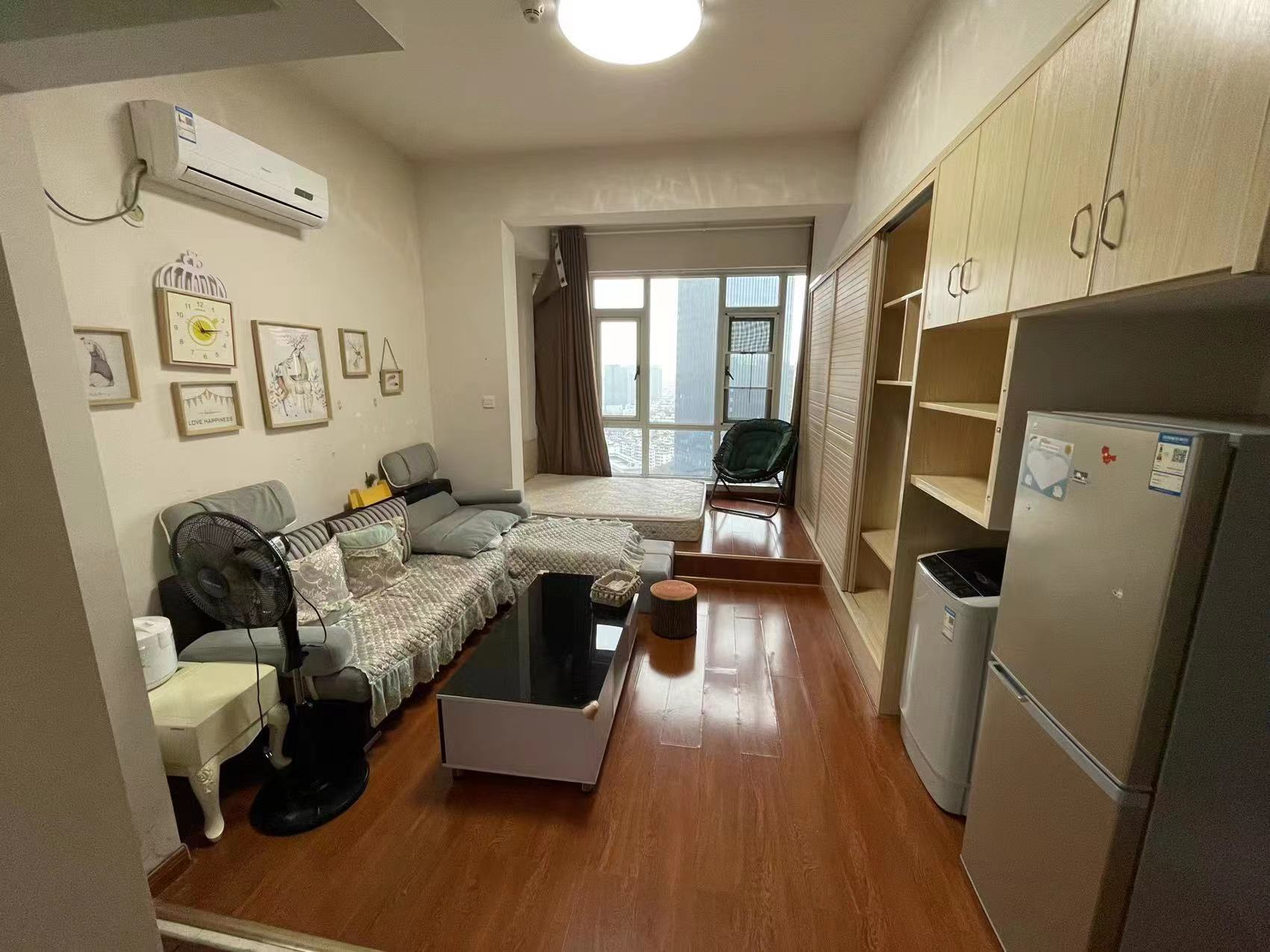 庐山一号  1室1厅1卫    27.0万 庐山一号  1室1厅1卫    27.0万客厅