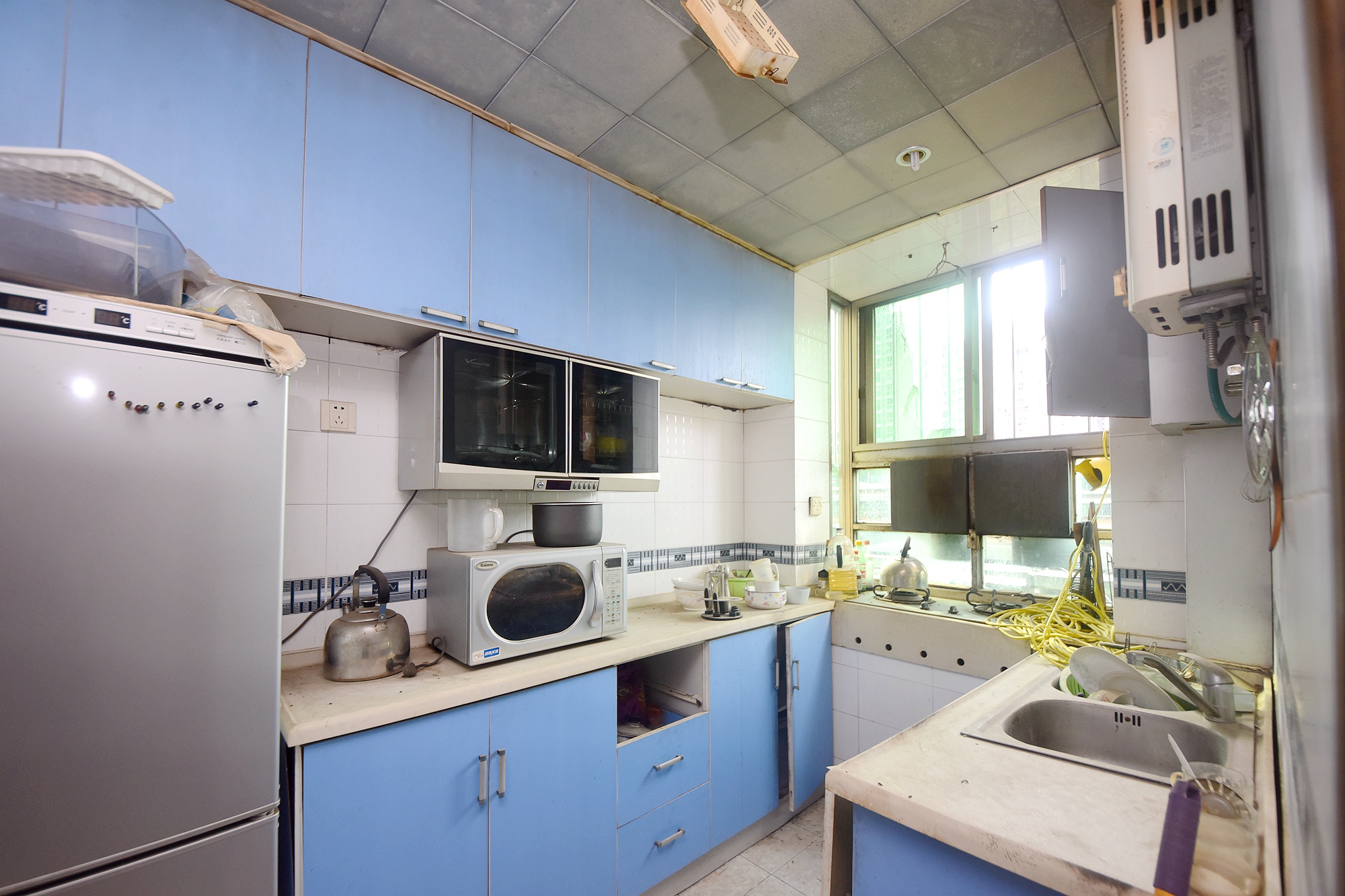 新华园  3室2厅1卫    50.0万厨房