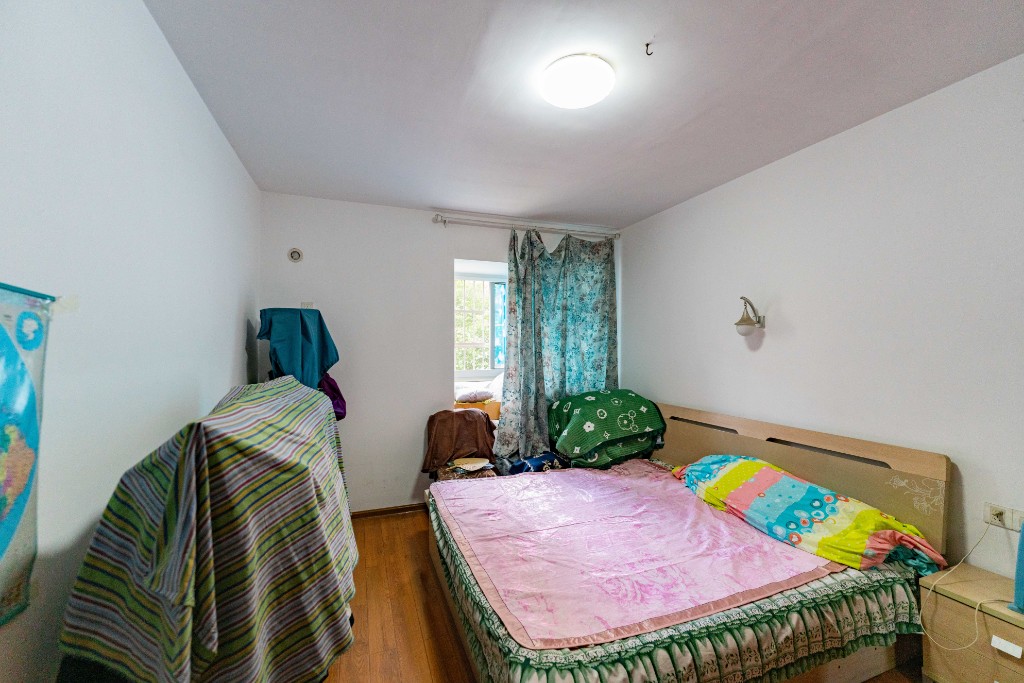 嘉盛华庭(一期、二期、三期) 2室2厅1卫 88.8万 嘉盛华庭(一期、二期、三期) 2室2厅1卫 88.8万卧室