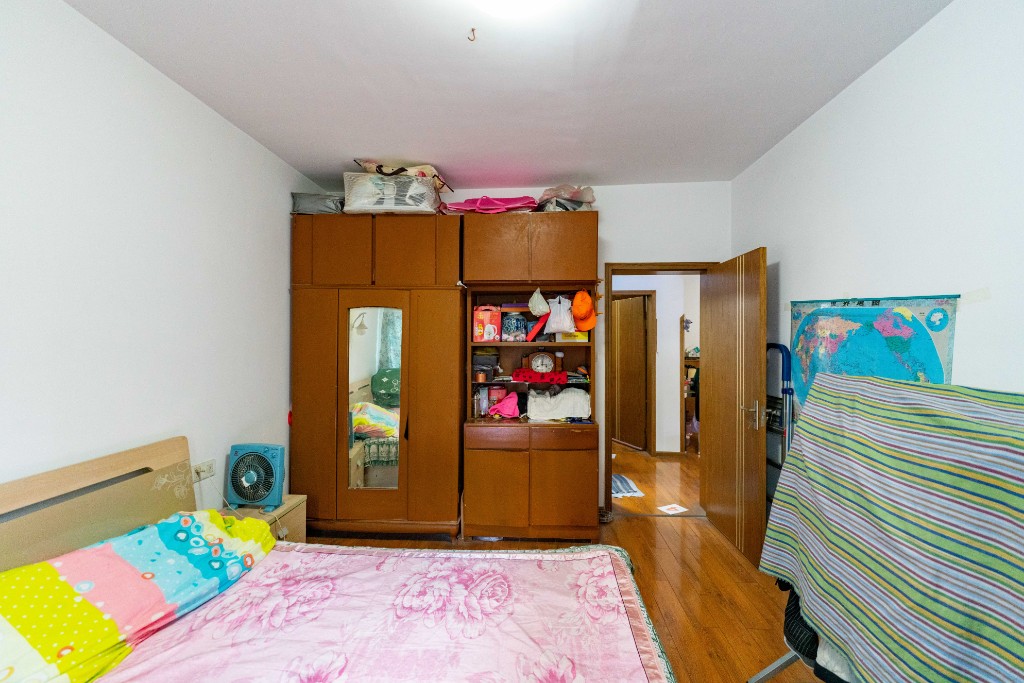 嘉盛华庭(一期、二期、三期) 2室2厅1卫 88.8万 嘉盛华庭(一期、二期、三期) 2室2厅1卫 88.8万卧室