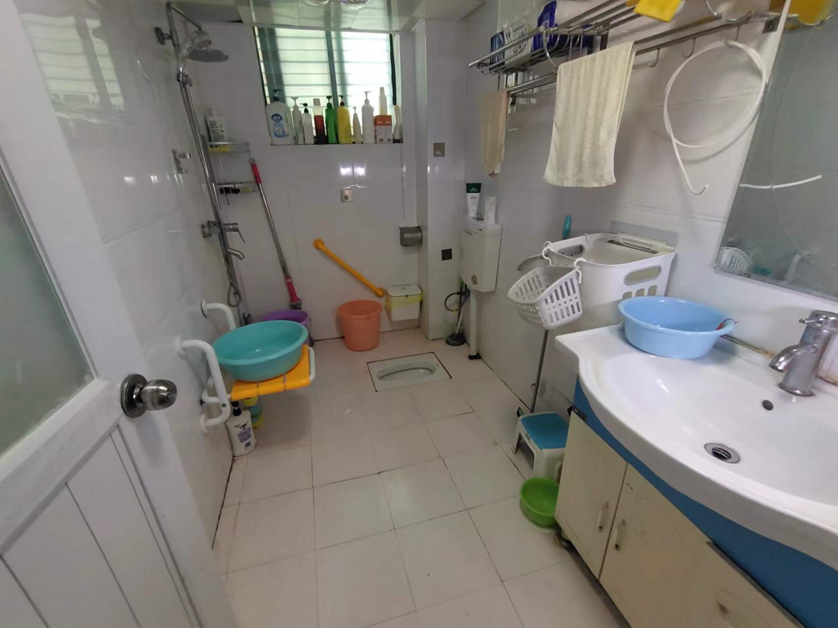 西域名邸  3室2厅1卫    88.0万 西域名邸  3室2厅1卫    88.0万客厅