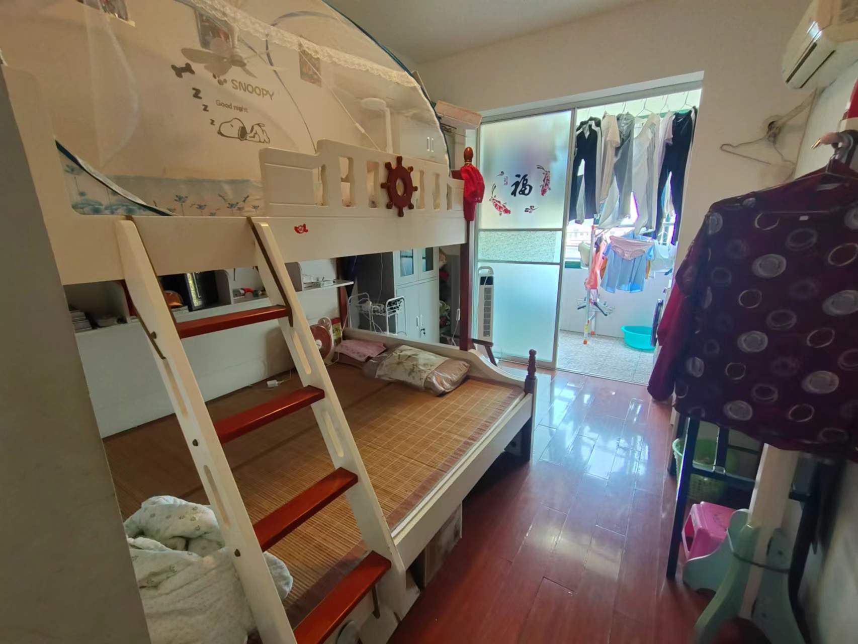 西域名邸  3室2厅1卫    88.0万 西域名邸  3室2厅1卫    88.0万客厅