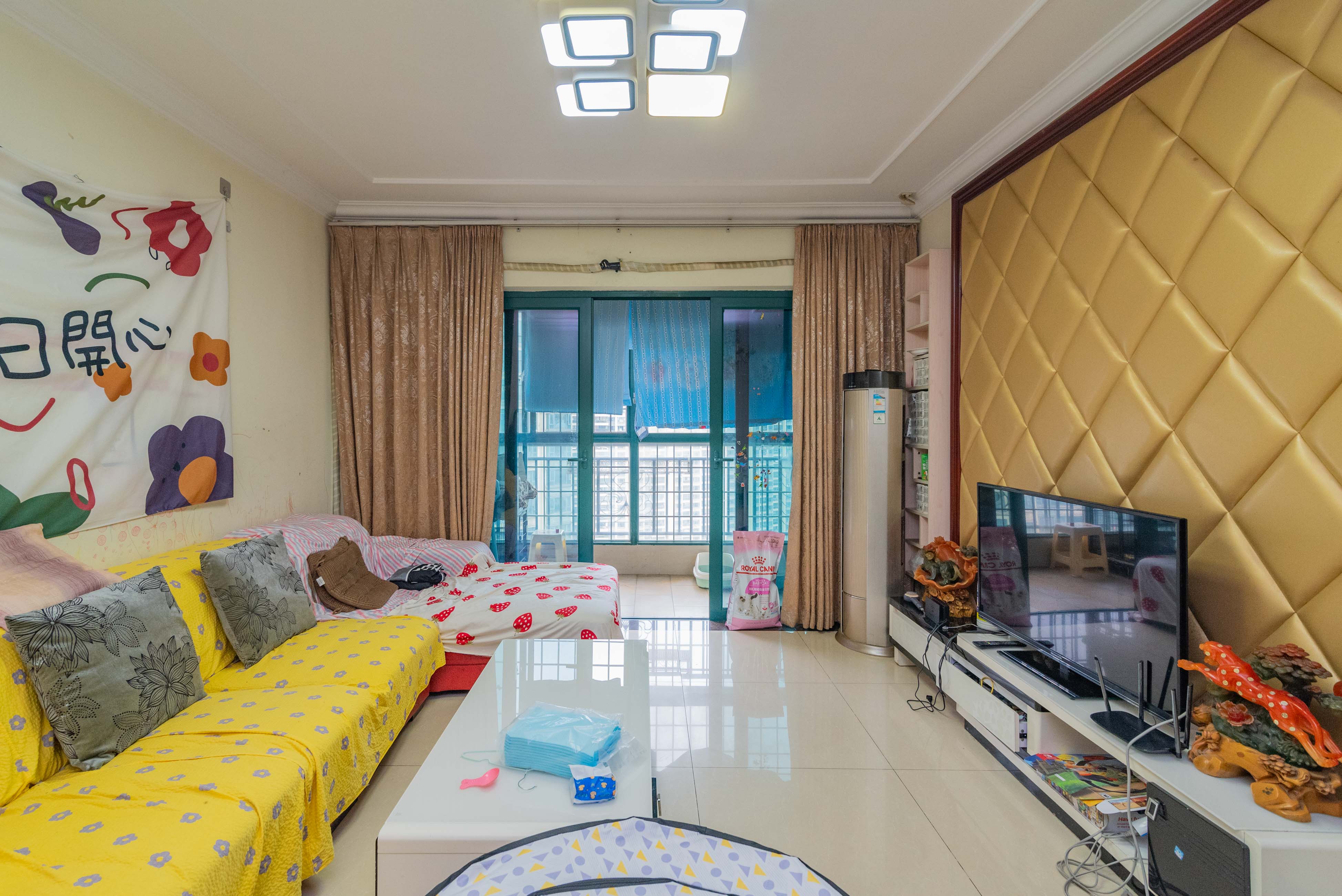 恒大雅苑  3室2厅1卫    104.0万客厅