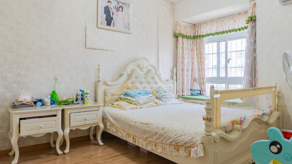 学府花园（文苑瑞景）  2室2厅1卫   51.80万客厅