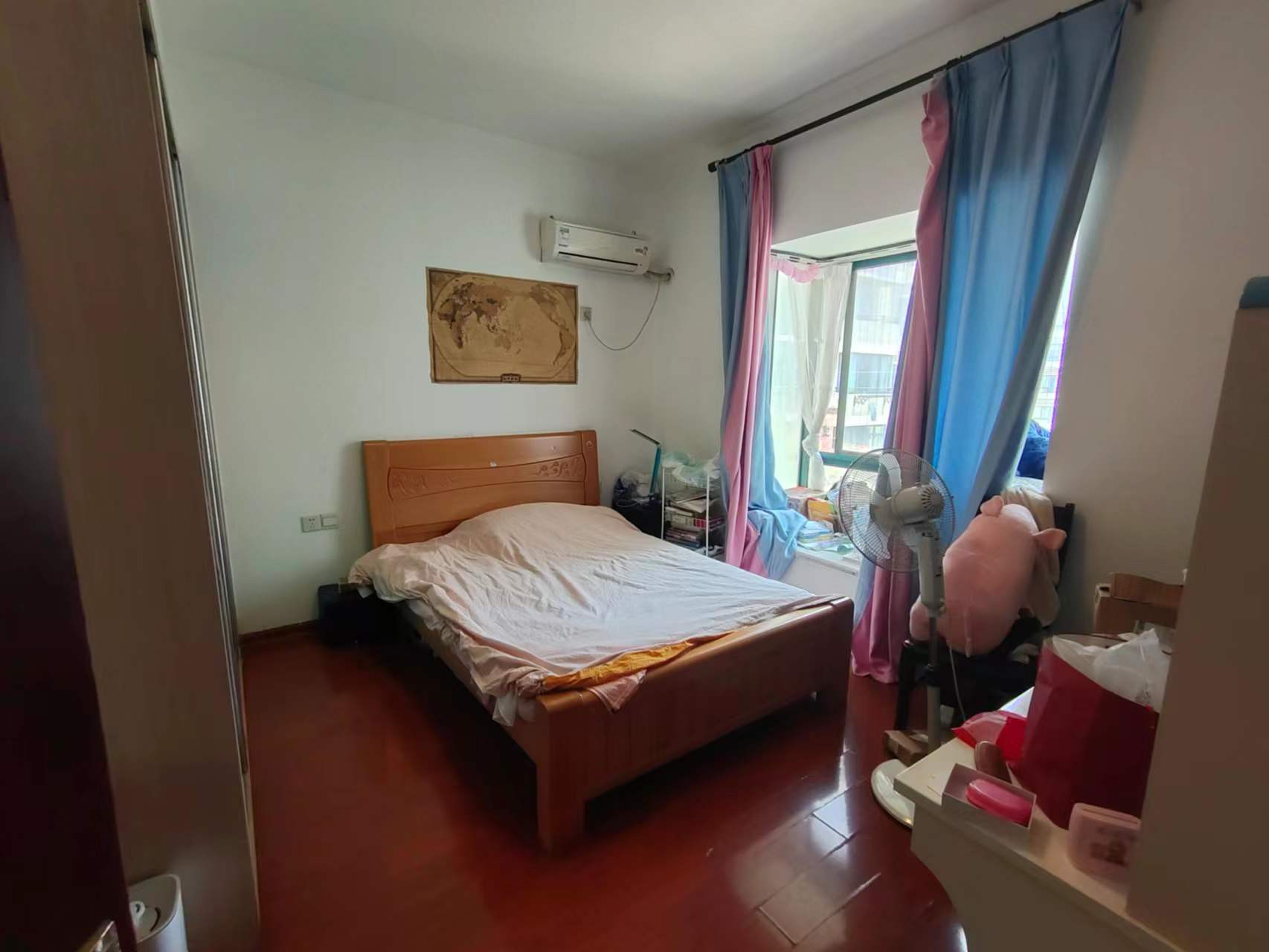 西域名邸  3室2厅1卫    88.0万 西域名邸  3室2厅1卫    88.0万客厅