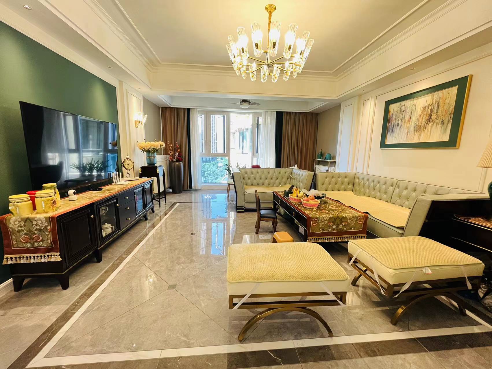 中建江湾壹号 4室2厅3卫 169.0万 中建江湾壹号 4室2厅3卫 169.0万客厅