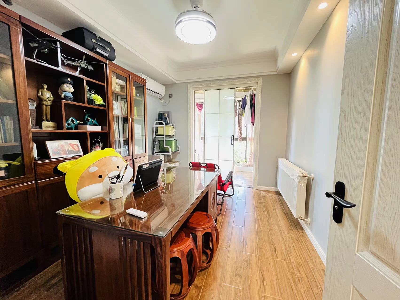 中建江湾壹号 4室2厅3卫 169.0万 中建江湾壹号 4室2厅3卫 169.0万客厅