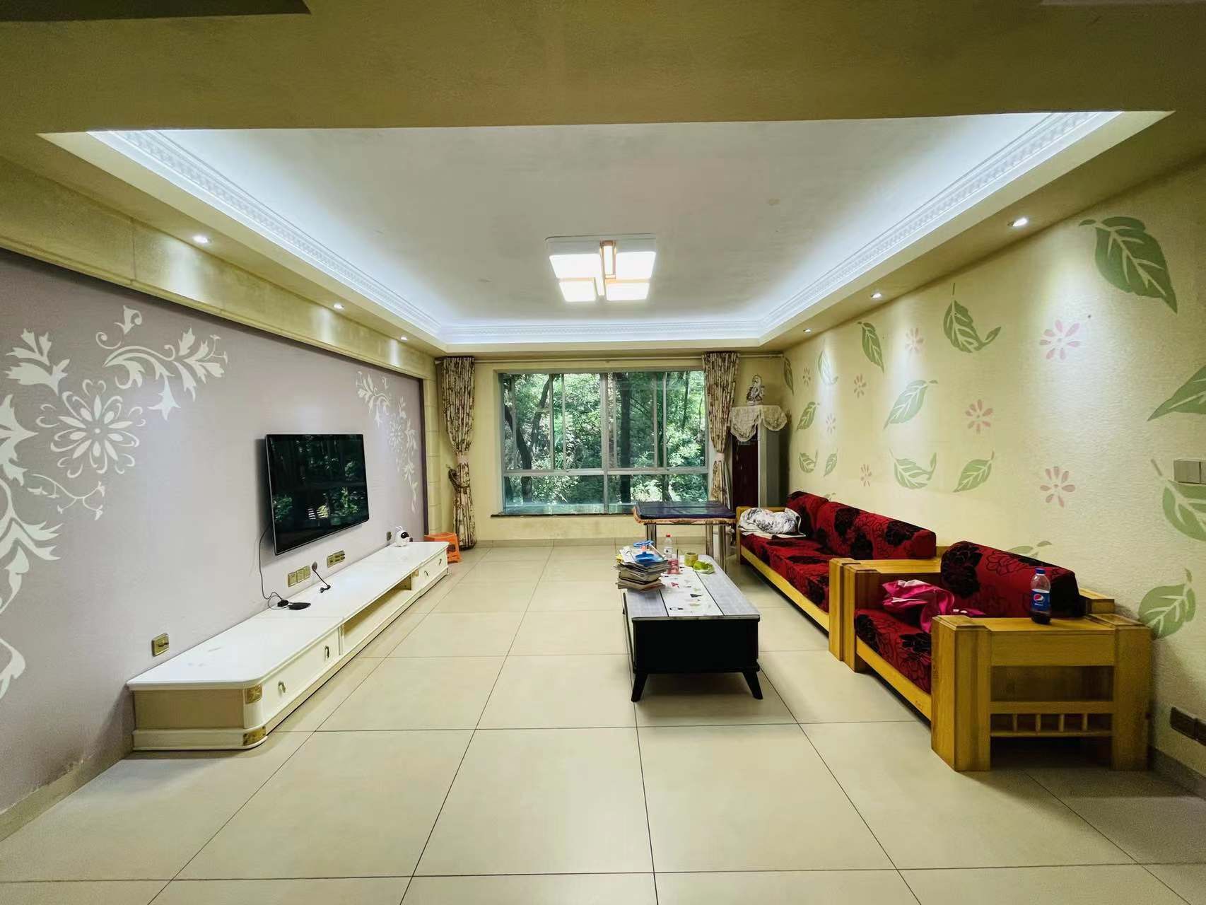 四季花园 3室2厅1卫 85.0万 四季花园 3室2厅1卫 85.0万客厅