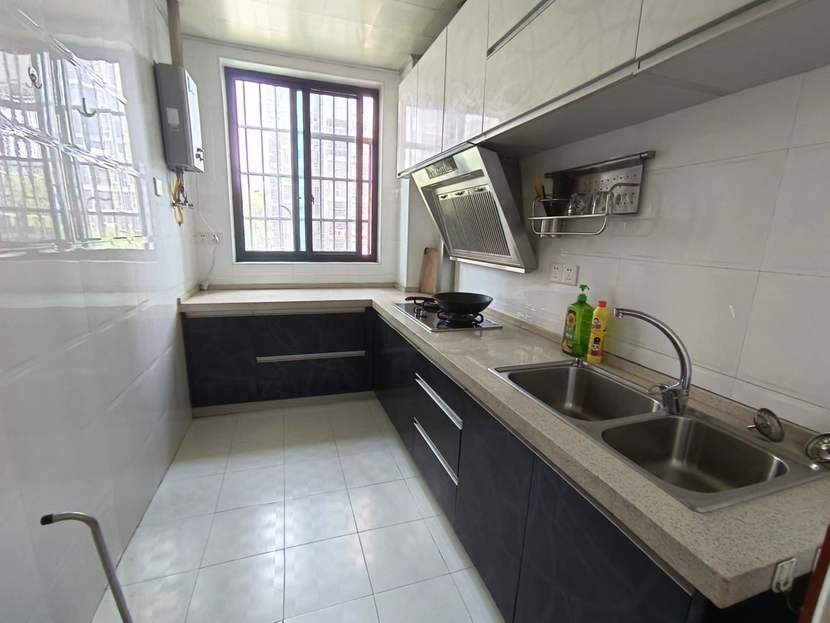 圣华名城建设北路110号  4室2厅2卫    59.8万 圣华名城建设北路110号  4室2厅2卫    59.8万客厅