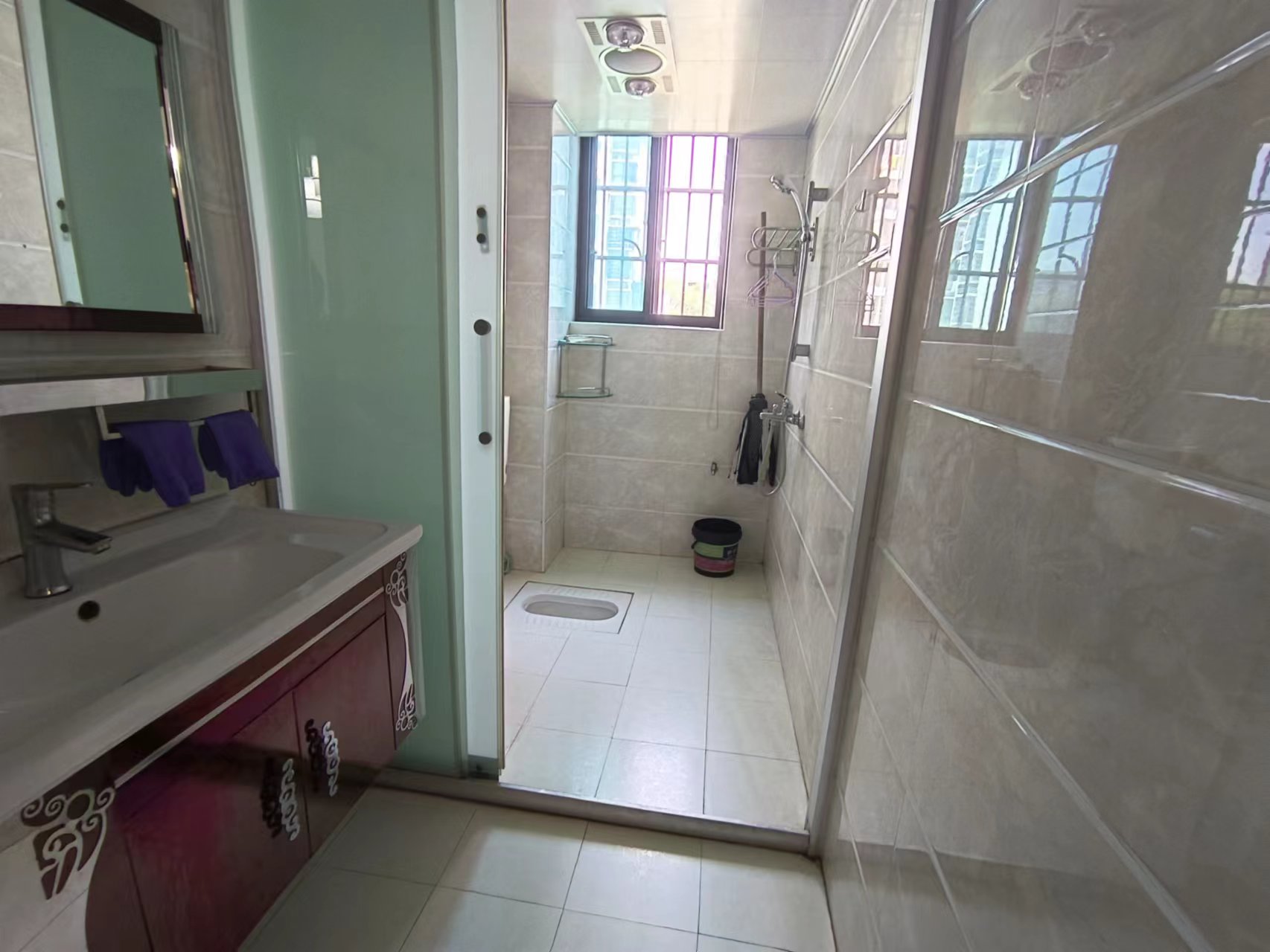 圣华名城建设北路110号  4室2厅2卫    59.8万 圣华名城建设北路110号  4室2厅2卫    59.8万客厅