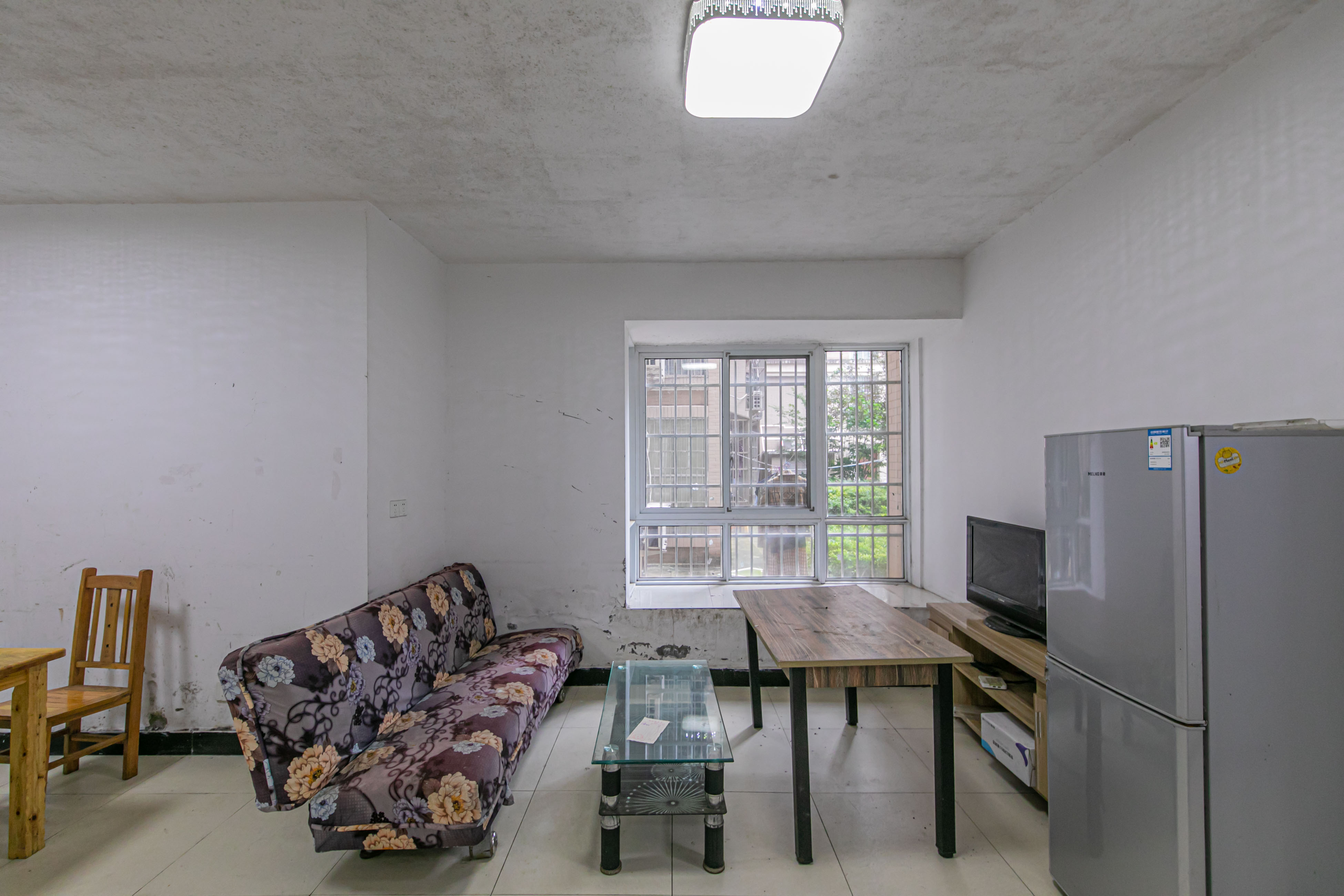 泊林晶城 3室1厅1卫 67.8万 泊林晶城 3室1厅1卫 67.8万客厅