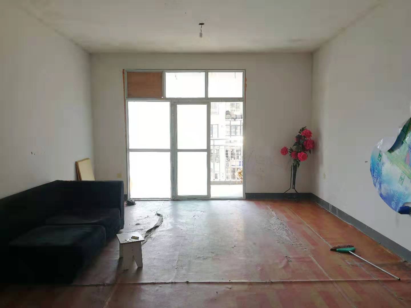 枫溪苑 4室2厅2卫 75.0万 枫溪苑 4室2厅2卫 75.0万客厅