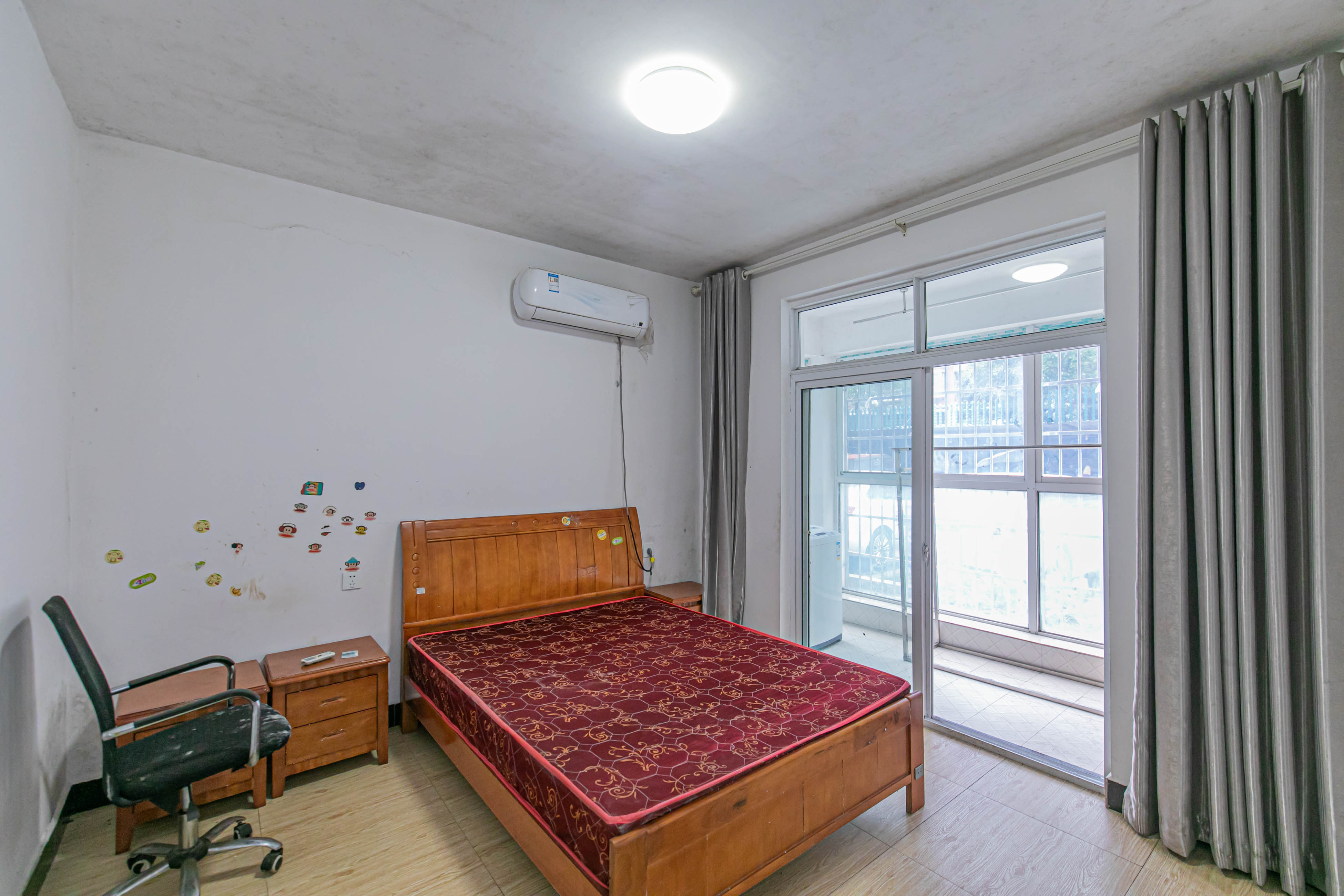 泊林晶城 3室1厅1卫 67.8万 泊林晶城 3室1厅1卫 67.8万卧室