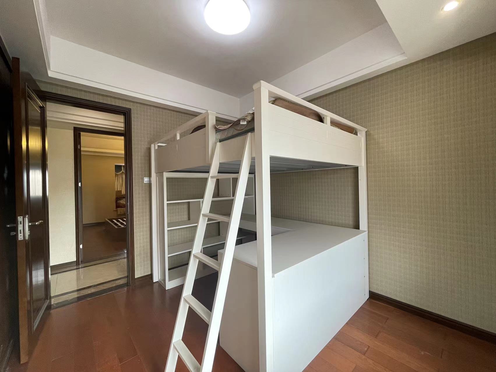 美的城二期 4室2厅1卫 108.0万 美的城二期 4室2厅1卫 108.0万客厅