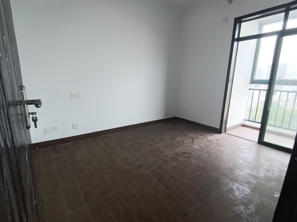 经世皇城 3室2厅1卫 72.0万 经世皇城 3室2厅1卫 72.0万客厅