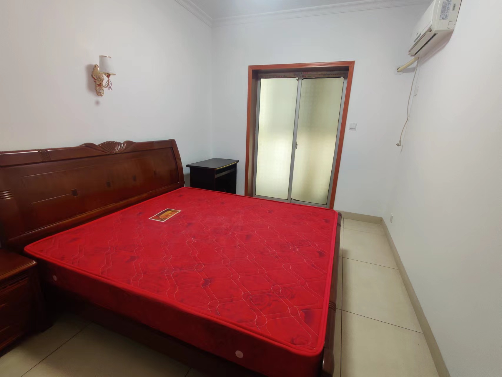 百江花园 3室2厅2卫 39.8万 百江花园 3室2厅2卫 39.8万客厅