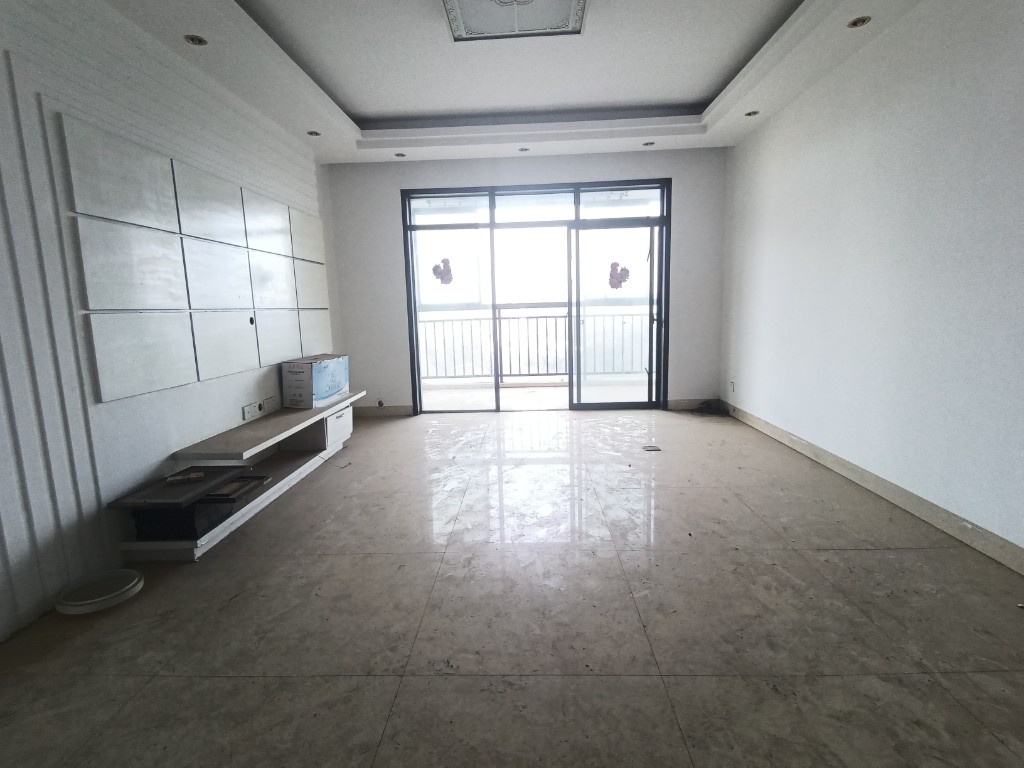 经世皇城 3室2厅1卫 72.0万 经世皇城 3室2厅1卫 72.0万客厅