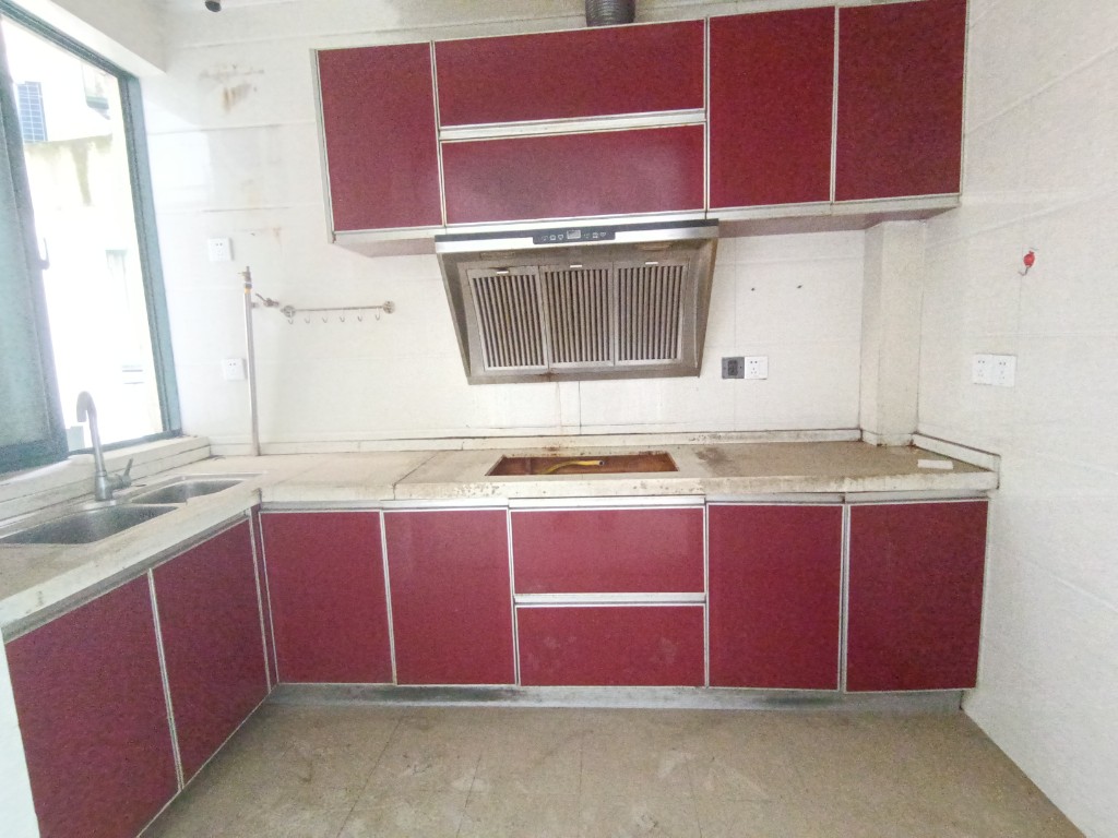 经世皇城 3室2厅1卫 72.0万 经世皇城 3室2厅1卫 72.0万客厅