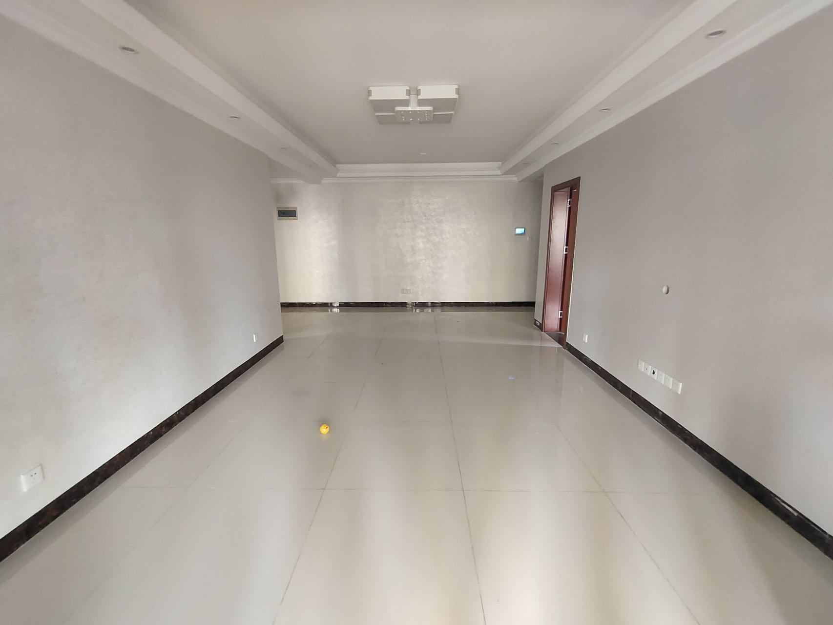 玫瑰名城榕树园 3室2厅2卫 95.0万 玫瑰名城榕树园 3室2厅2卫 95.0万客厅