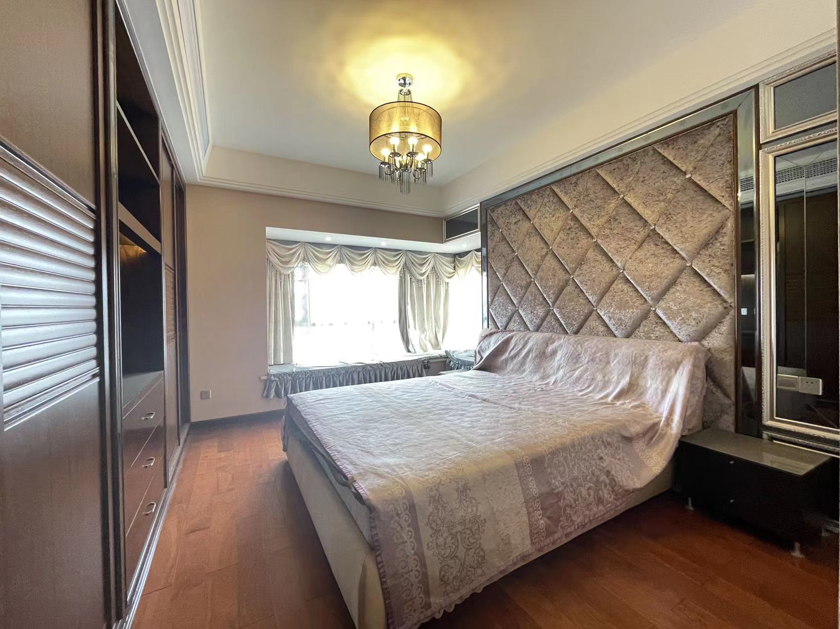 美的城二期 4室2厅1卫 108.0万 美的城二期 4室2厅1卫 108.0万客厅