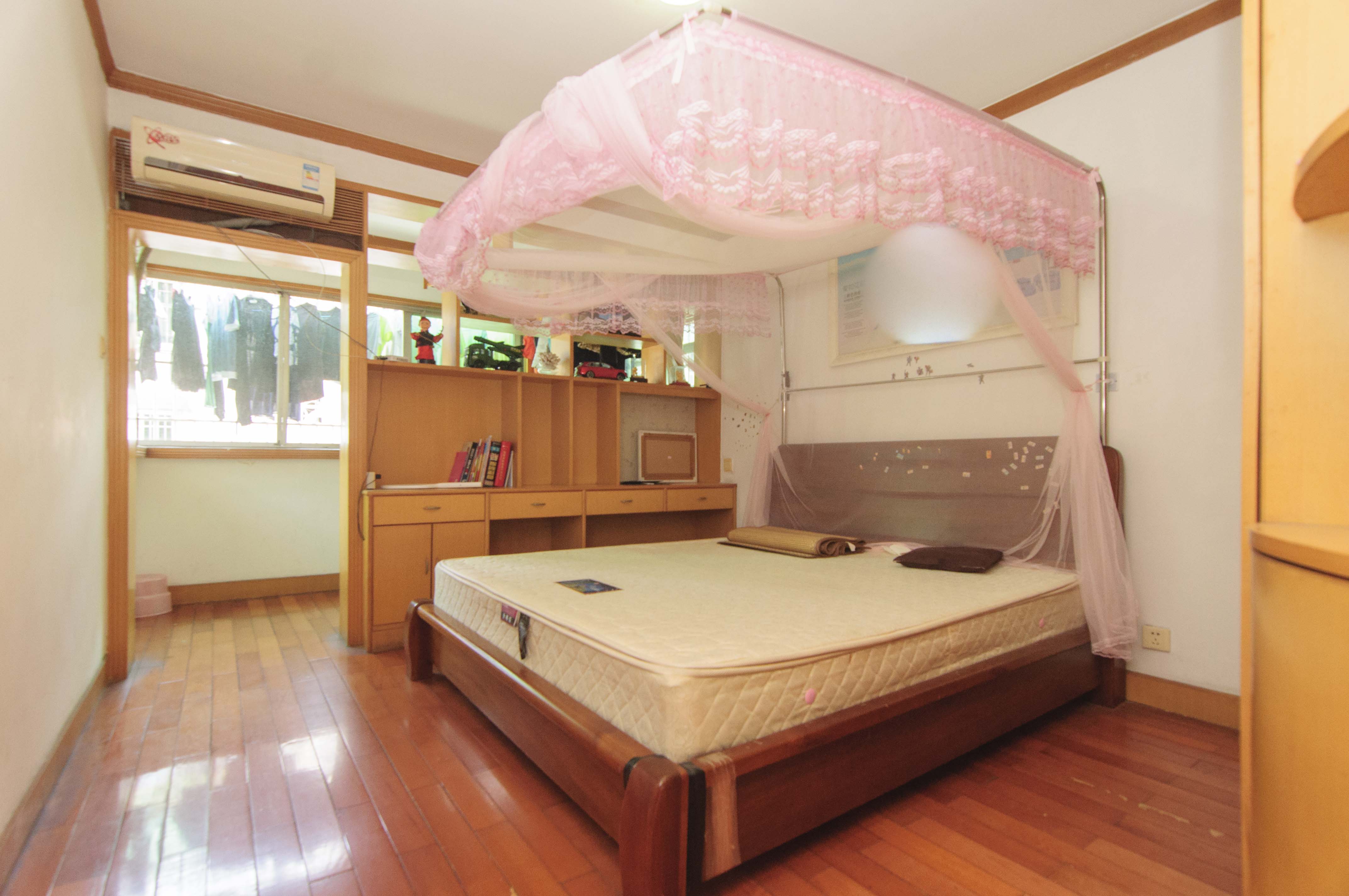 南建公寓  3室2厅1卫    68.0万卧室