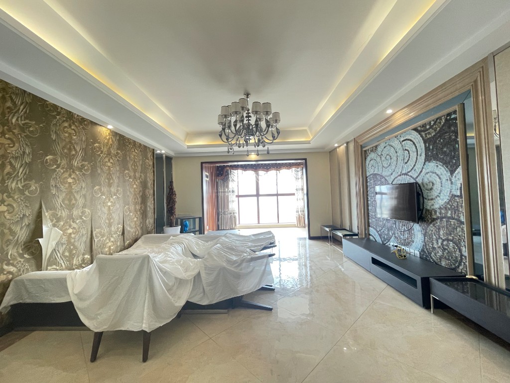 美的城二期 4室2厅1卫 108.0万 美的城二期 4室2厅1卫 108.0万客厅