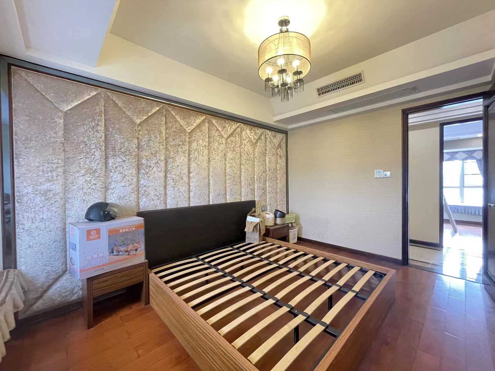 美的城二期 4室2厅1卫 108.0万 美的城二期 4室2厅1卫 108.0万客厅