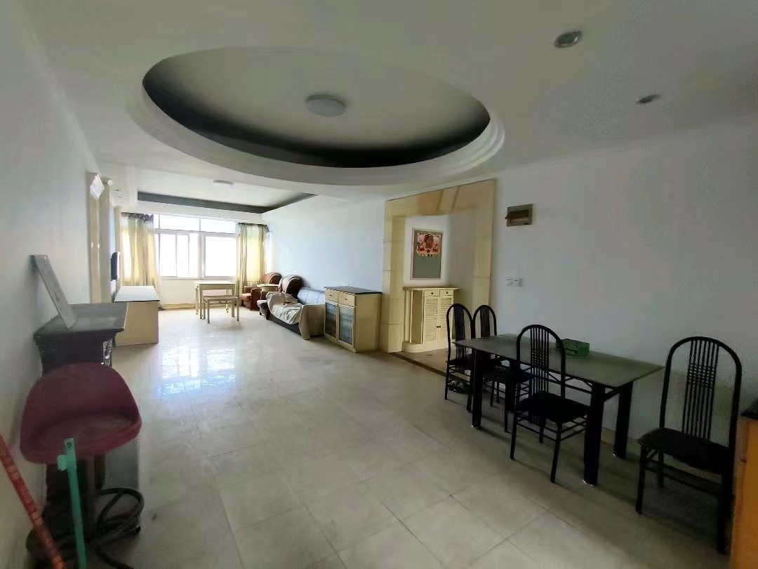 市二中单位房 3室2厅1卫 41.8万 市二中单位房 3室2厅1卫 41.8万客厅