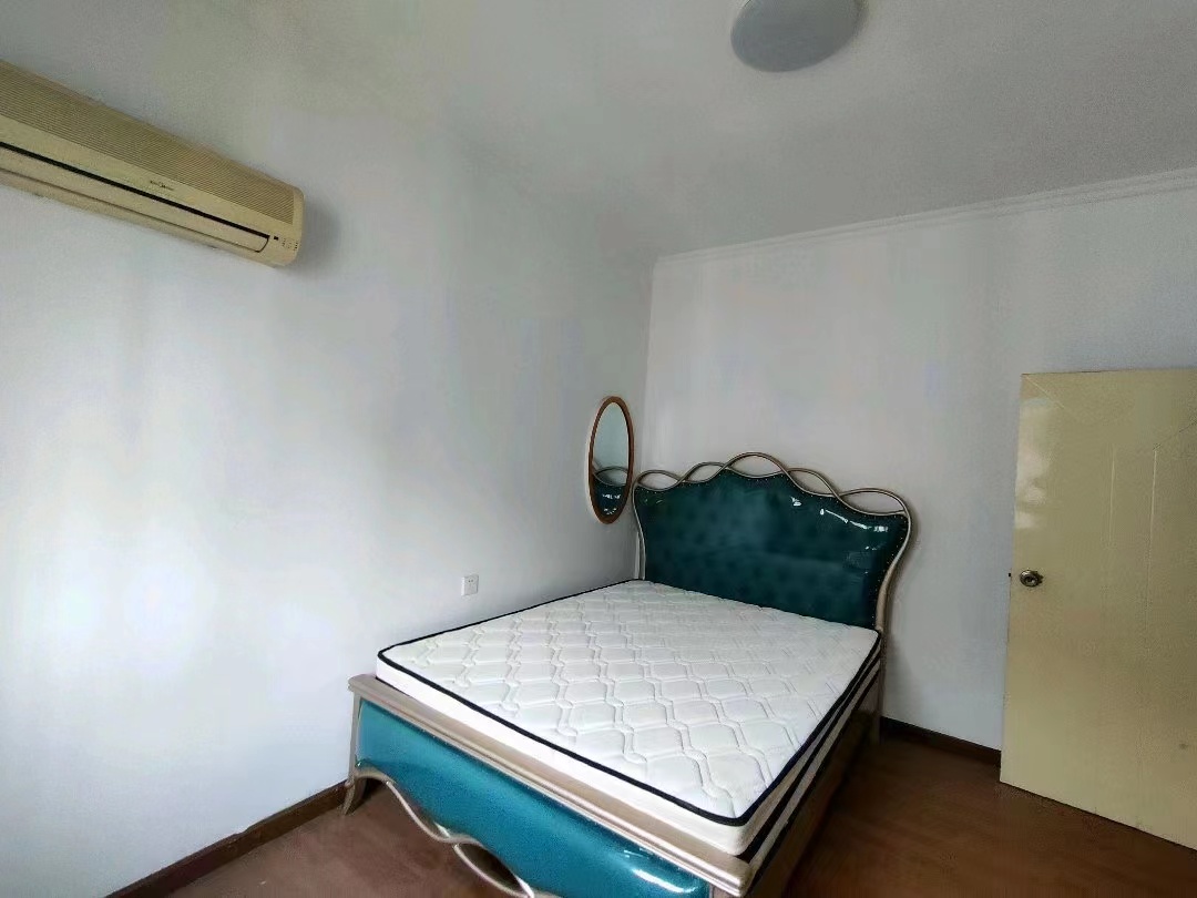 市二中单位房 3室2厅1卫 41.8万 市二中单位房 3室2厅1卫 41.8万客厅