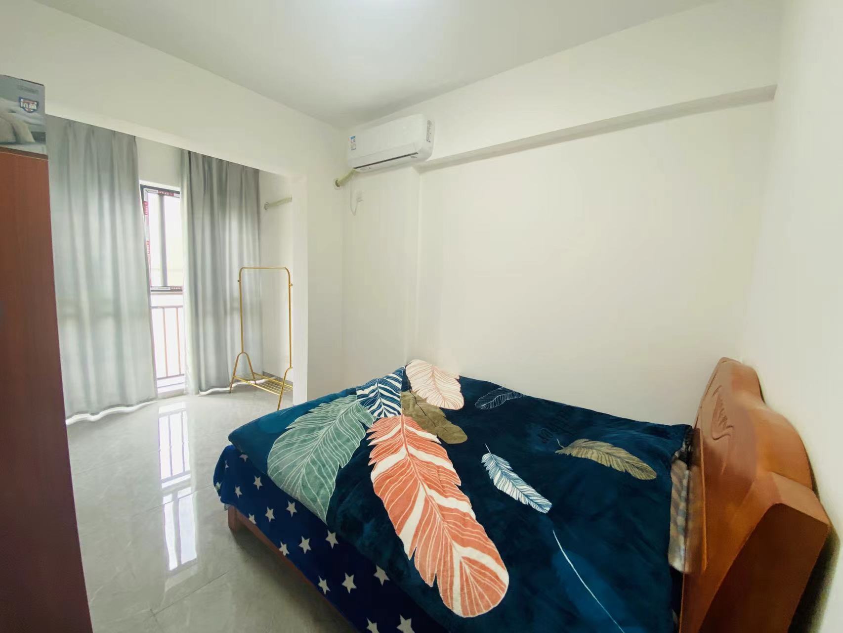 奥园广场  3室2厅1卫    100.0万 奥园广场  3室2厅1卫    100.0万客厅