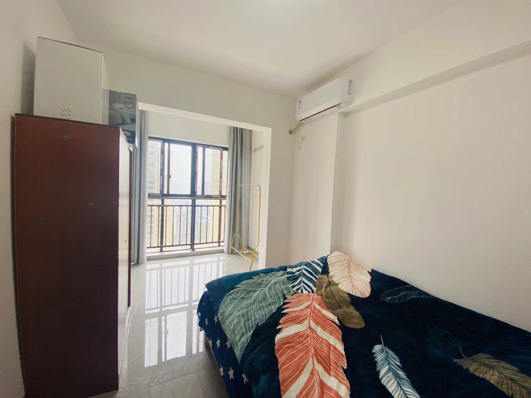 奥园广场  3室2厅1卫    100.0万 奥园广场  3室2厅1卫    100.0万客厅