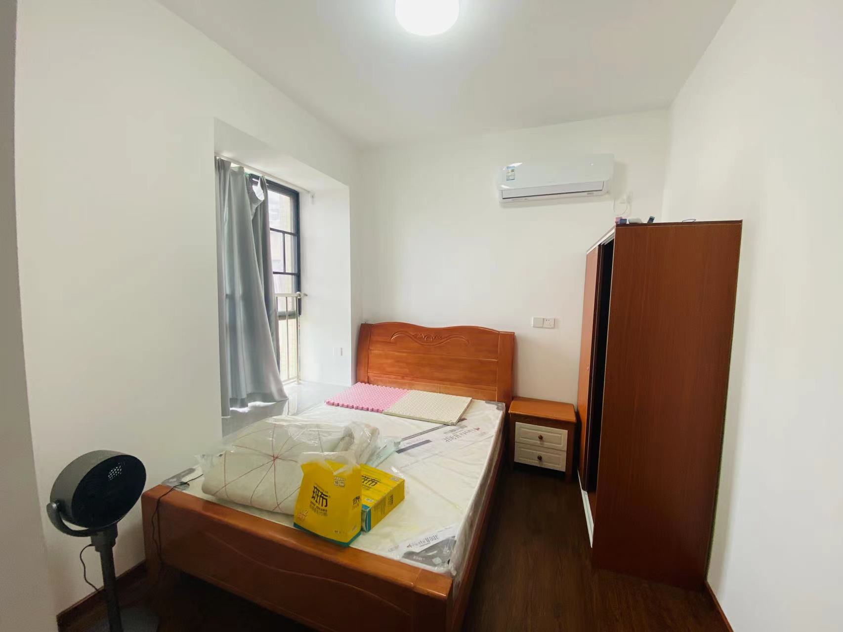 奥园广场  3室2厅1卫    100.0万 奥园广场  3室2厅1卫    100.0万客厅