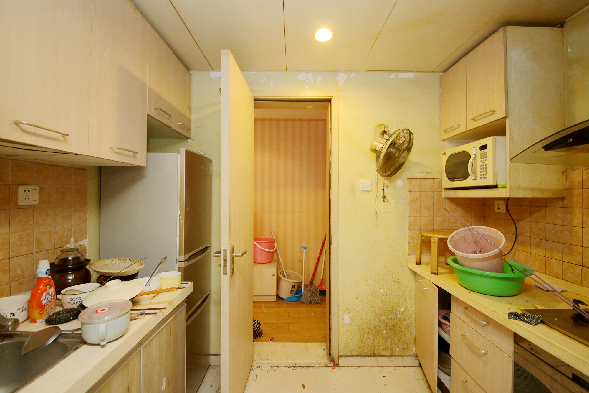 盛世美居荷园  3室2厅2卫   128.00万厨房