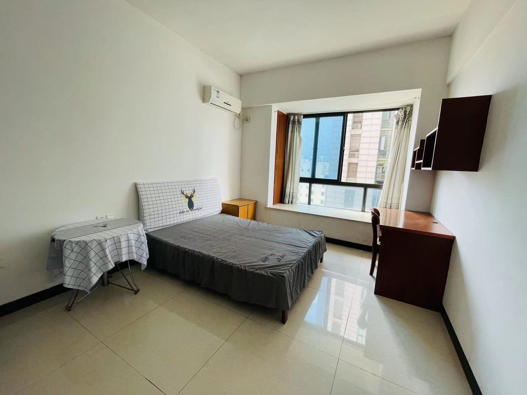 慈善大厦  1室1厅1卫    29.8万 慈善大厦  1室1厅1卫    29.8万客厅