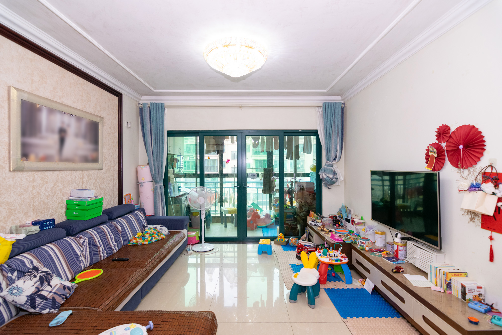 恒大名都 3室2厅2卫 81.8万 恒大名都 3室2厅2卫 81.8万客厅