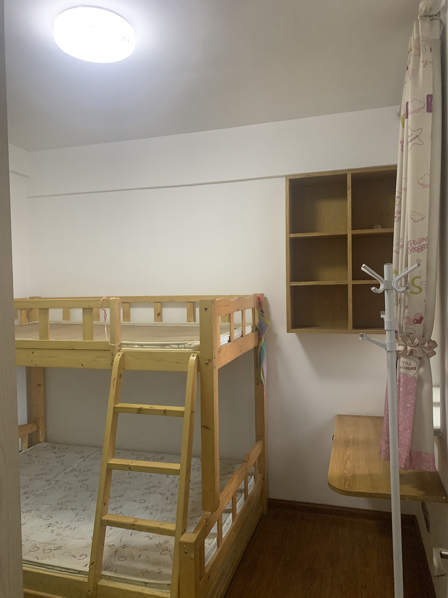 泰山公馆 2室2厅1卫 52.8万 泰山公馆 2室2厅1卫 52.8万客厅