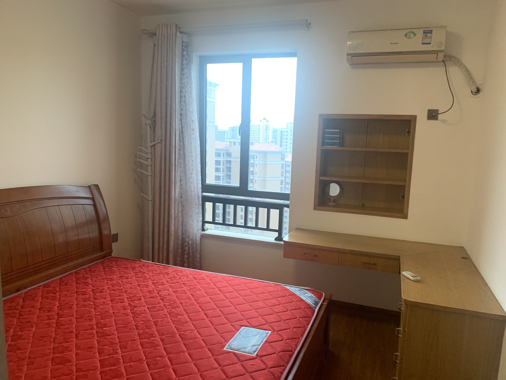 泰山公馆 2室2厅1卫 52.8万 泰山公馆 2室2厅1卫 52.8万客厅